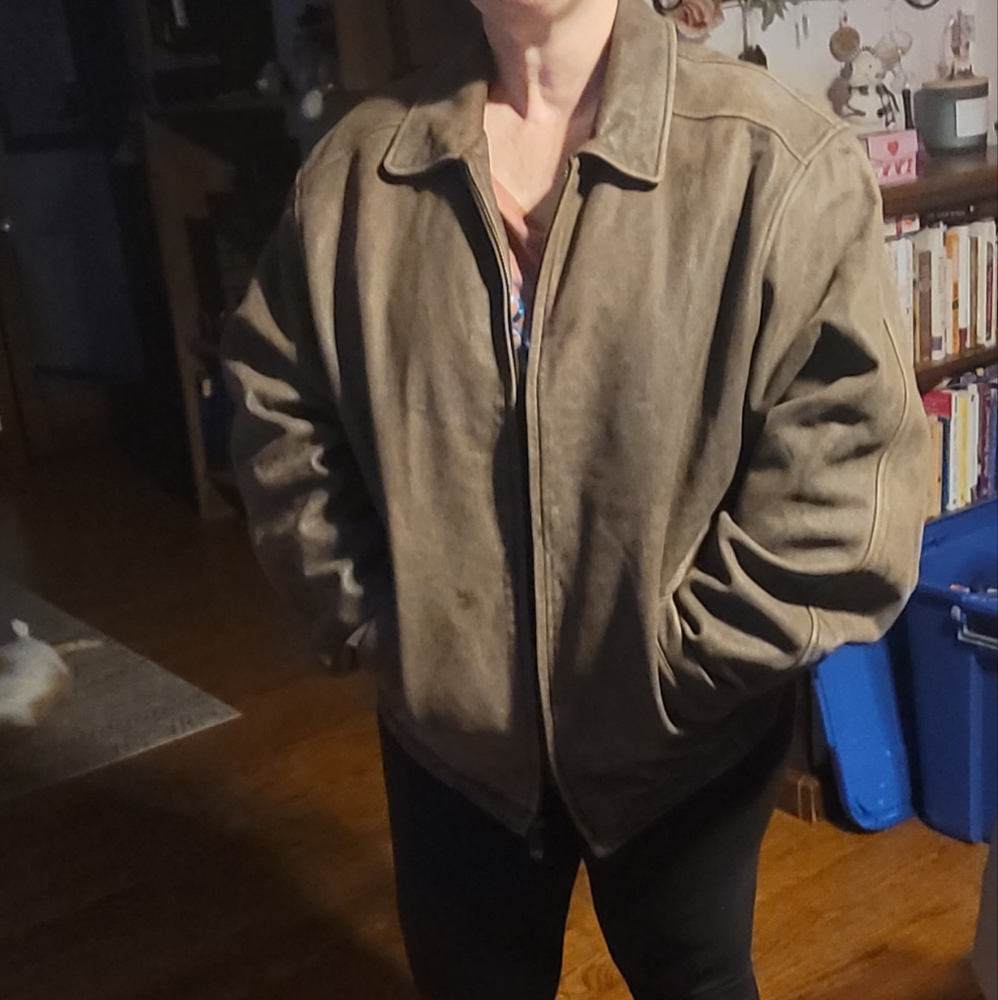Leather jacket - Picture 2 of 6